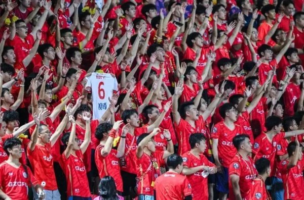 杠杆炒股app 硬刚足协！广州队21家球迷组织发声：要求俱乐部申诉，追讨调节费